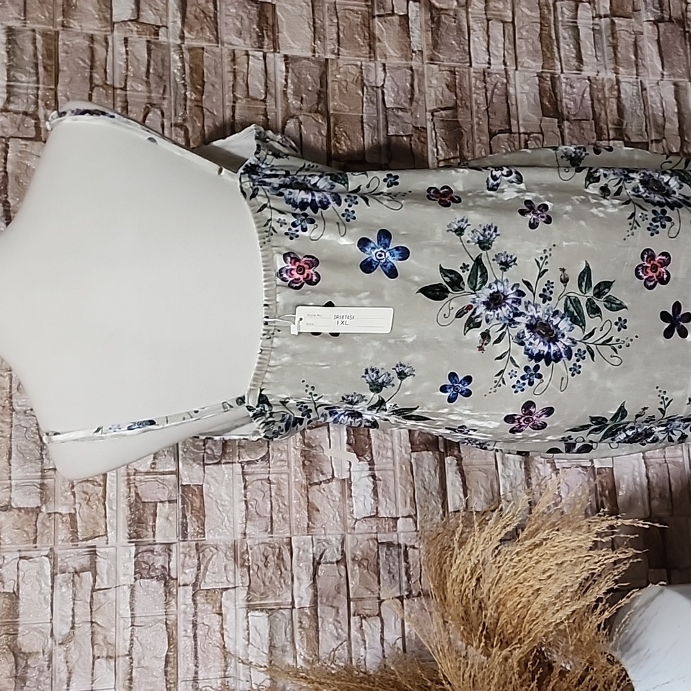 Angela Plus Floral Embroidered Women's Dress Brand New - Picture 3 of 10